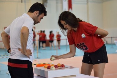 Adaylar Yetenek Sınavında Ter Döktü