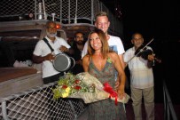 KORDON - Alman Turistten Türk Sevgilisine Sürpriz Teklif