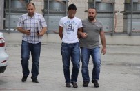 KONAK SİNEMASI - Cep Telefonu Ve Para Gasp Ettiler