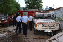 OTOMOBİL KUNDAKLANDI - Ilıcabaşı Mahallesi'nde İki Araç Kundaklandı