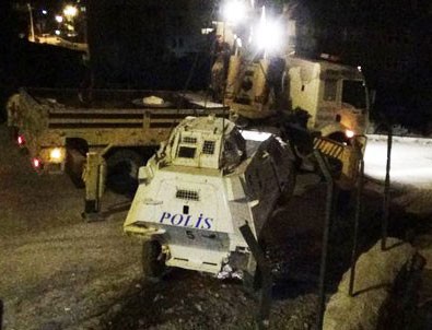 Mardin'de polis aracı devrildi: 1 Şehit, 1 Yaralı