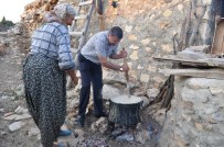 Silifke Belediye Başkanı Mustafa Turgut, Köylü Kadınlarla Tarhana Yaptı