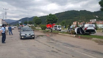 Sinop'ta Trafik Kazası Açıklaması 3 Yaralı