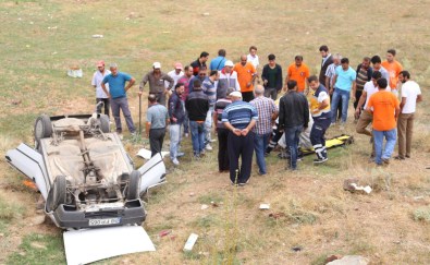 Sivas'ta Trafik Kazası Açıklaması 2 Yaralı