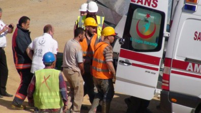 Yüzlerce Kilo Demirin Altında Kaldı