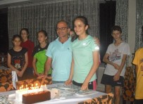 ALEYNA - Aleyna'ya Milli Takım Kampında Doğum Günü Sürprizi