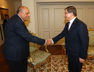 Başbakan Davutoğlu, Tuğrul Türkeş'le görüştü