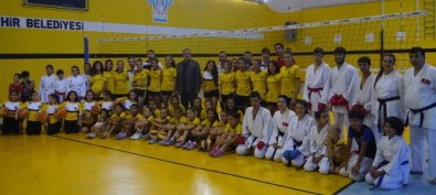 Başkan Karaçoban'dan Sporculara Ziyaret