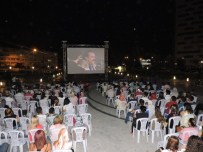 Forum Kayseri'de Açık Hava Film Gösterimleri Devam Ediyor