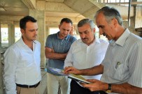 ÇATI KATI - Körfez Belediye Başkanı İsmail Baran Çalışmaları İnceledi