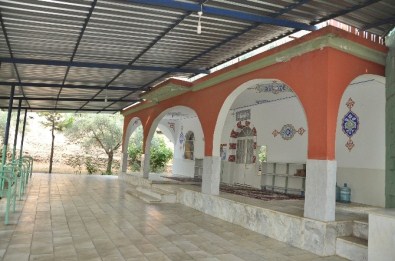 Nazilli'de Bozyurt Camisi Bakıma Alındı