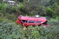 Otomobil Uçuruma Yuvarlandı Açıklaması 5 Yaralı