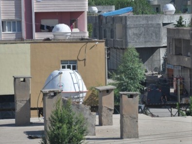 Silopi'de Polis Aracının Geçişi Sırasında Bomba Patladı Açıklaması 4 Polis Yaralı