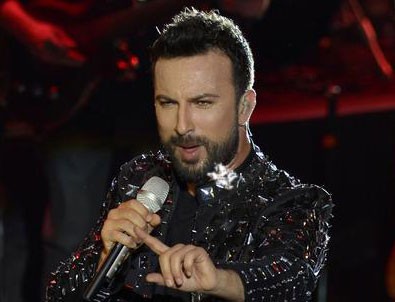 Tarkan Açıkhava'da türkü söyledi