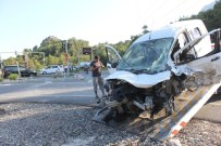 Telekom Personeli Paydos'ta Kaza Geçirdi Açıklaması 3 Yaralı