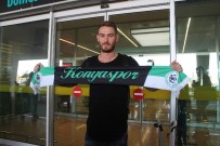 ÖMER ŞİŞMANOĞLU - Torku Konyaspor'un Yeni Transferi Ömer Şişmanoğlu Konya'ya Geldi