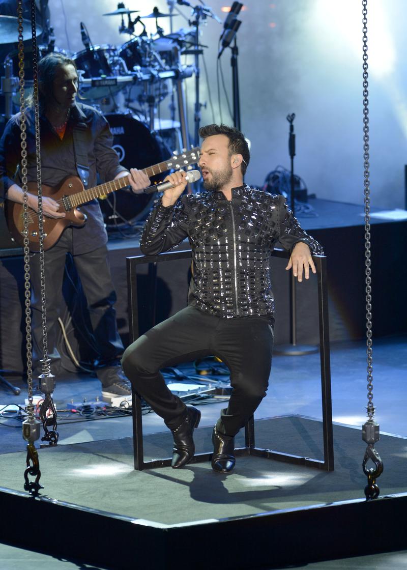 Tarkan Açıkhava'da türkü söyledi