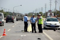 Babasının Cansız Bedenini Son Kez Öpüp Kokladı