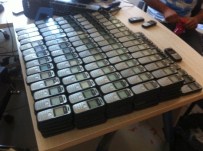 DİYARBAKIR EMNİYET MÜDÜRLÜĞÜ - Diyarbakır'da 705 Adet Kaçak Cep Telefonu Ele Geçirildi