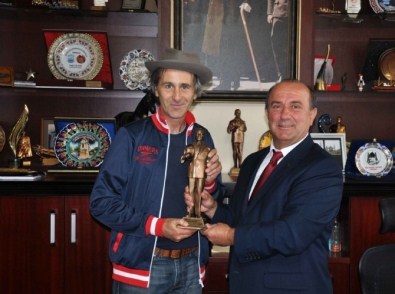 Ned Pamphılon'dan Teşekkür Ziyareti