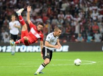 İSKOÇYA - Podolski Alman Milli Takımı Kadrosunda Mı ?