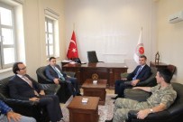 ENGIN YALÇıN - Vali Işın Askerlerle Yemek Yedi