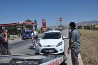 Zincirleme Kazada 3 Araç Birbirine Girdi, 2 Kişi Yaralandı