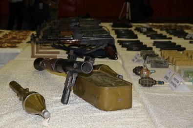 Çay bahçesinden 'cephanelik' çıktı