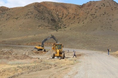 Oltu Dümbüllü Deresi Asfalta Kavuşuyor