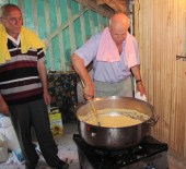 45 Yıldır Düğünlerde İrmik Helvası Yapıyor