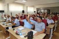 OTOPARK SORUNU - Efeler Belediye Meclisi Ağustos Ayı İlk Toplantısı Yapıldı