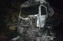 PKK'lılar Nusaybin-Midyat Karayolunda 2 Araç Yaktı