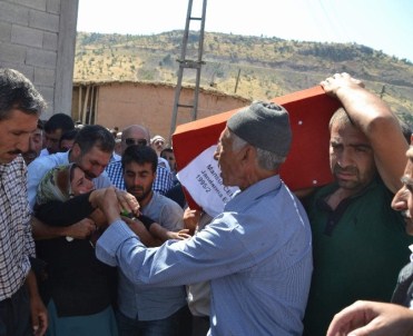 Şehit Er Mahsur Cengiz gözyaşları arasında toprağa verildi