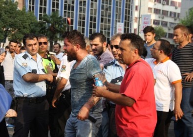 Zabıta Memuruna Bıçaklı Saldırıya Kınama