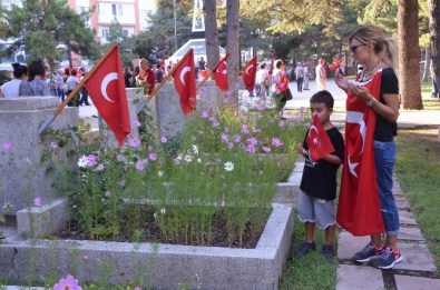 Eskişehir'de Teröre Karşı Birlik Yürüyüşü