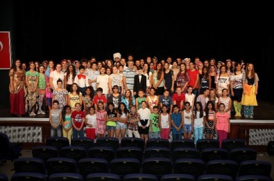 Karşıyaka Bu Yıl Da Tiyatroya Doyacak