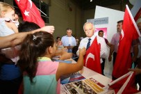 HASAN KARABAĞ - Bayraklı Belediyesi Standında 30 Ağustos Coşkusu