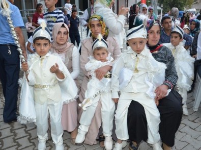 Dilek'te 100 Çocuk Erkekliğe İlk Adımını Attı