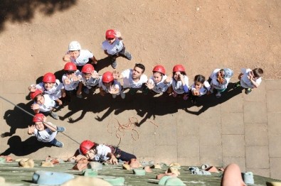 Minik Sporcular Macera Parkında Birbirleriyle Yarıştı