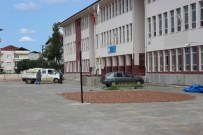 DEĞIRMENBAŞı - Okul Bahçesi Fındık Harmanı Oldu