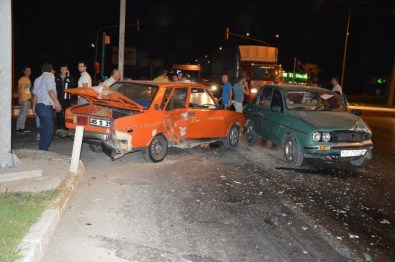 Saruhanlı'da Kaza Açıklaması 6 Yaralı