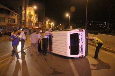 Sinop'ta Polis Otosu Devrildi Açıklaması 1 Polis Yaralı