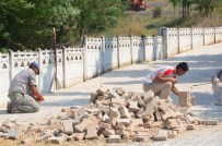 BAYHAN - Altıeylül'de Mezarlara Düzenleme