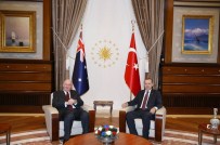 Baş Başa Görüştüler