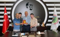 SUPHİ DAŞTAN - Cami Görevlilerinden Akdağmadeni Belediye Başkanı Daştan'a Teşekkür Plaketi