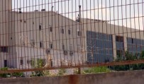 GAZ SIKIŞMASI - Fabrikada Patlama Açıklaması 1 Ağır Yaralı