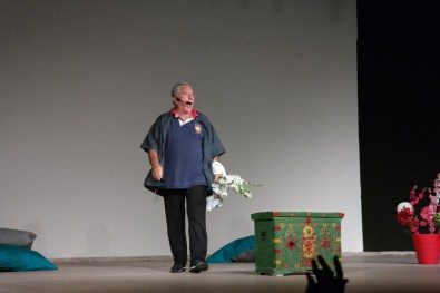 Kadıköy Belediyesi Tiyatro Festivali Başladı