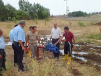 ŞEBEKE SUYU - Malazgirt'te İki İçme Suyu Sondaj Kuyusu Açıldı