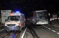 Otobüs TIR'a Çarptı Açıklaması 33 Yaralı