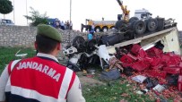 TAŞPıNAR - Şeftali Yüklü Kamyon Takla Attı Açıklaması 1 Ölü, 1 Yaralı